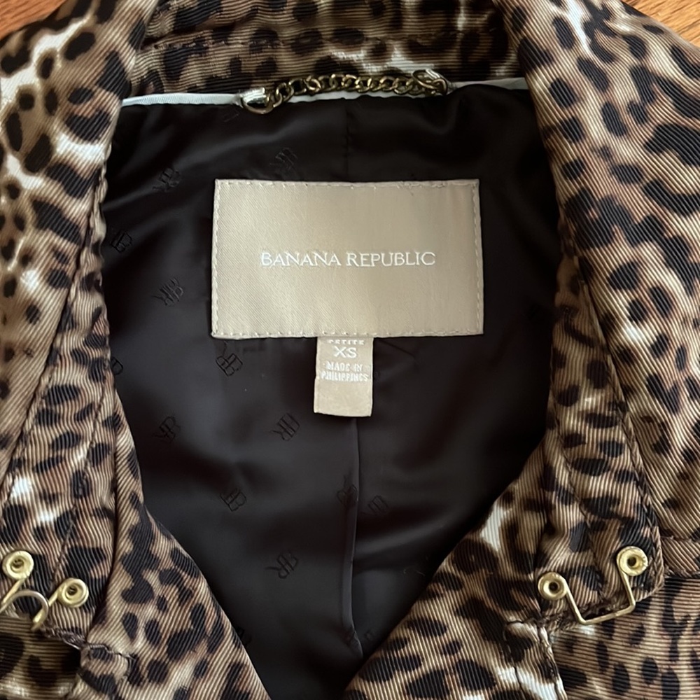Mini trench jacket. - Picture 3 of 6
